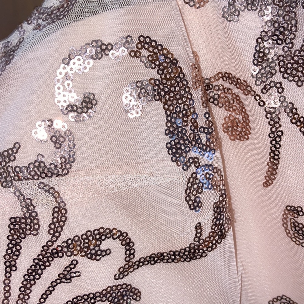 Dress - Picture 5 of 7